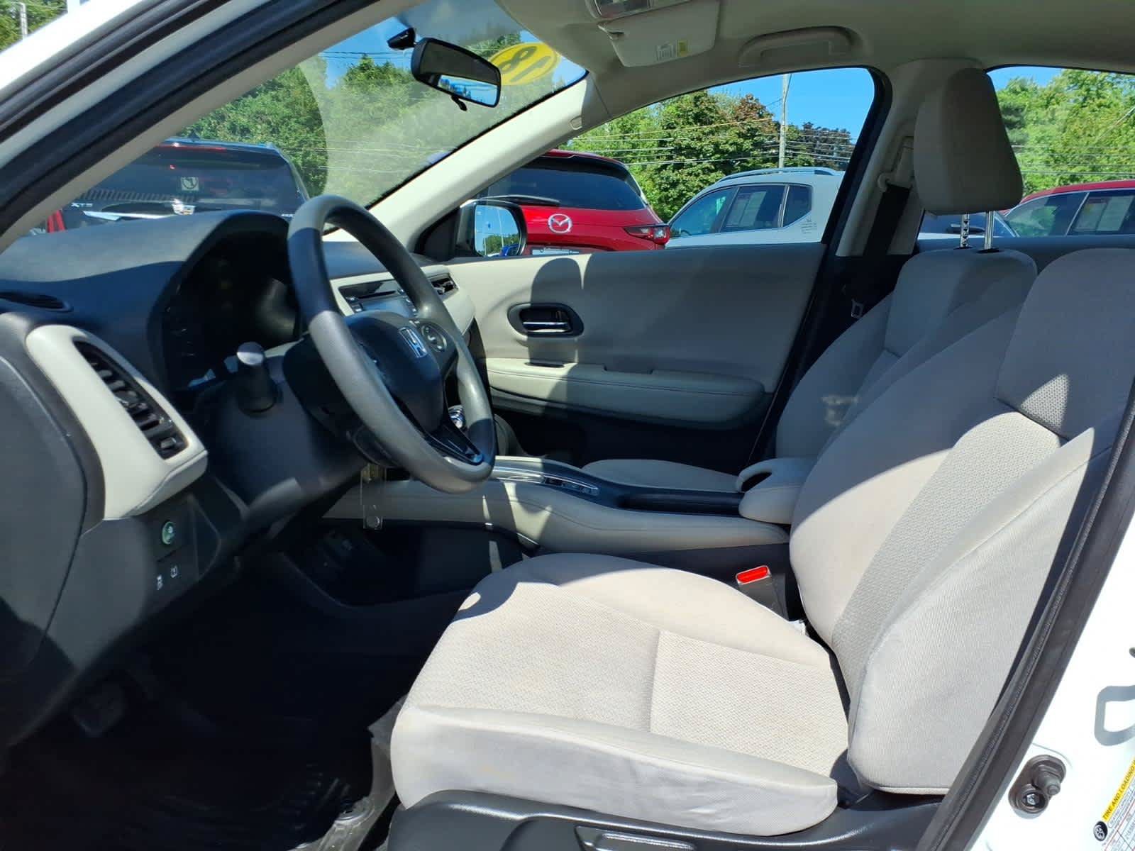 Used 2018 Honda HR-V LX image 11