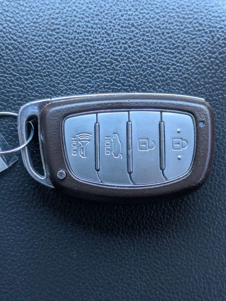 Used 2019 Hyundai Elantra Value Edition w/ Cargo Package FWD image 30
