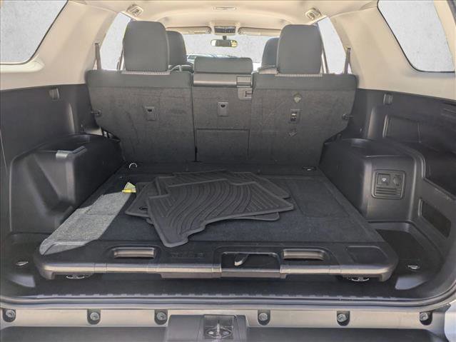 Used 2016 Toyota 4Runner SR5 AWD/4WD image 16