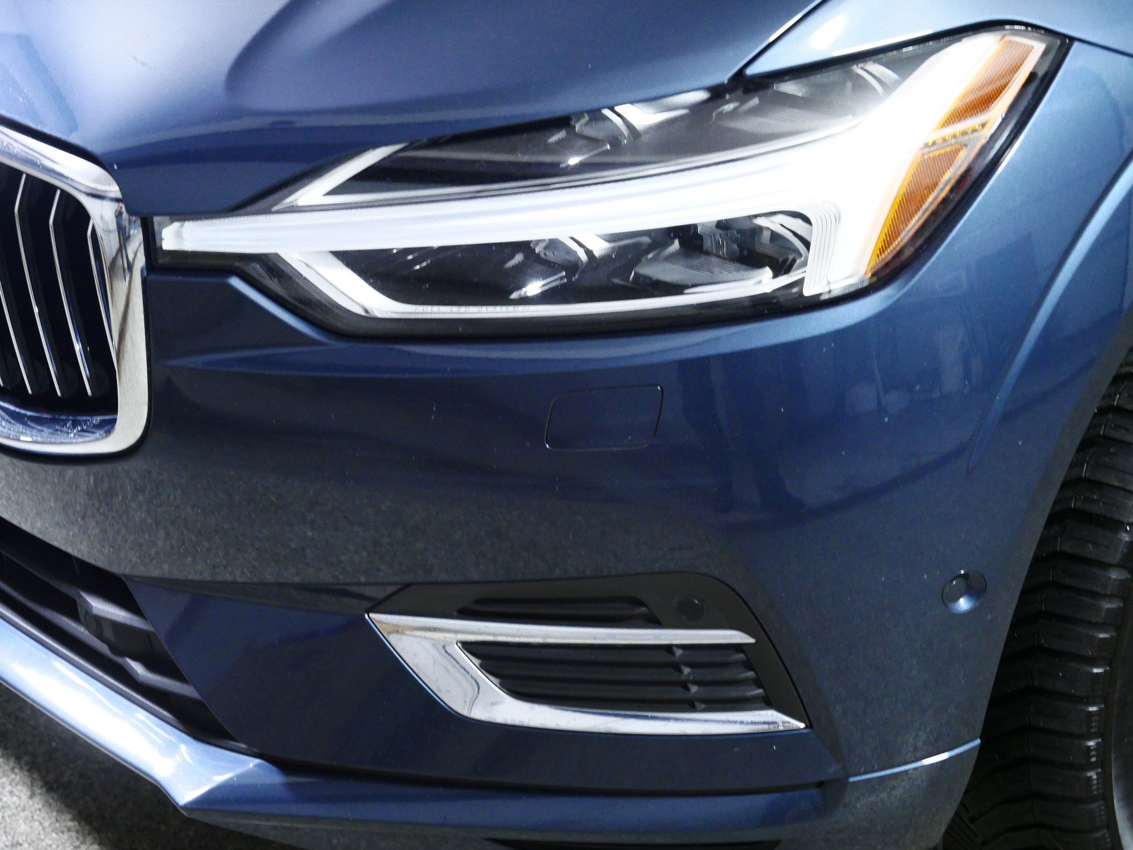 Used 2019 Volvo XC60 T8 Inscription w/ Advanced Package image 16