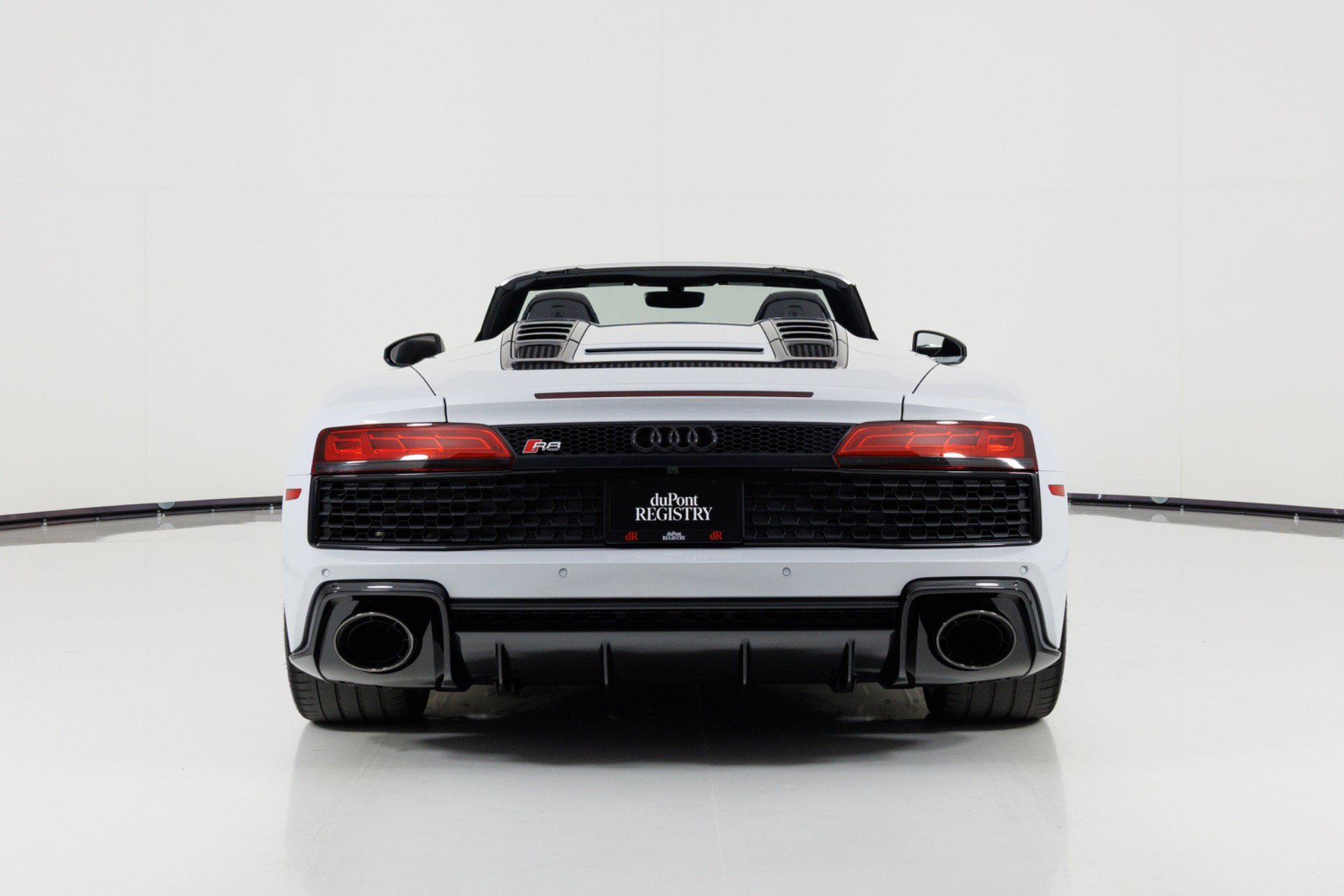 Used 2022 Audi R8 V10 w/ Premium Package RWD image 5