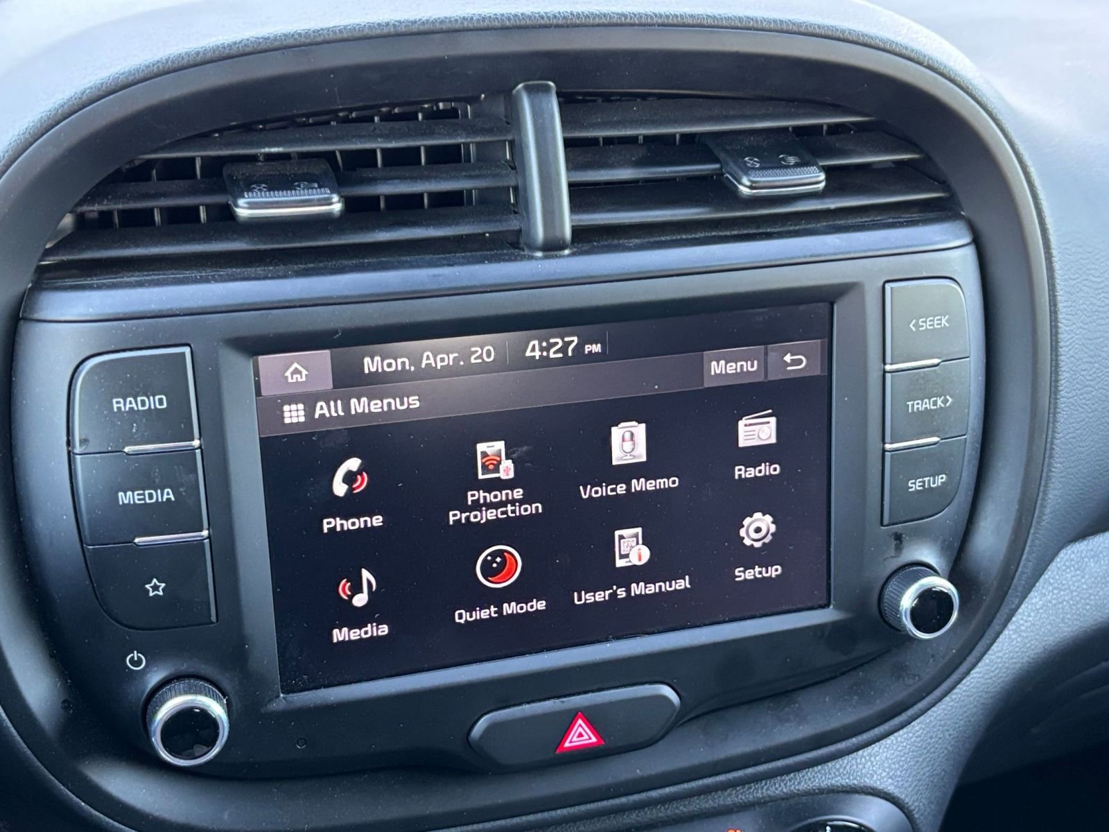 Used 2025 Kia Soul LX w/ LX Technology Package FWD image 20
