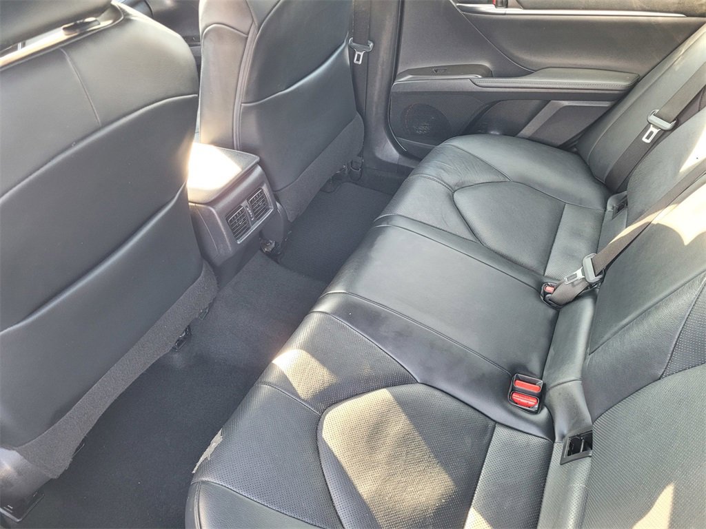 Used 2021 Toyota Camry XLE image 9