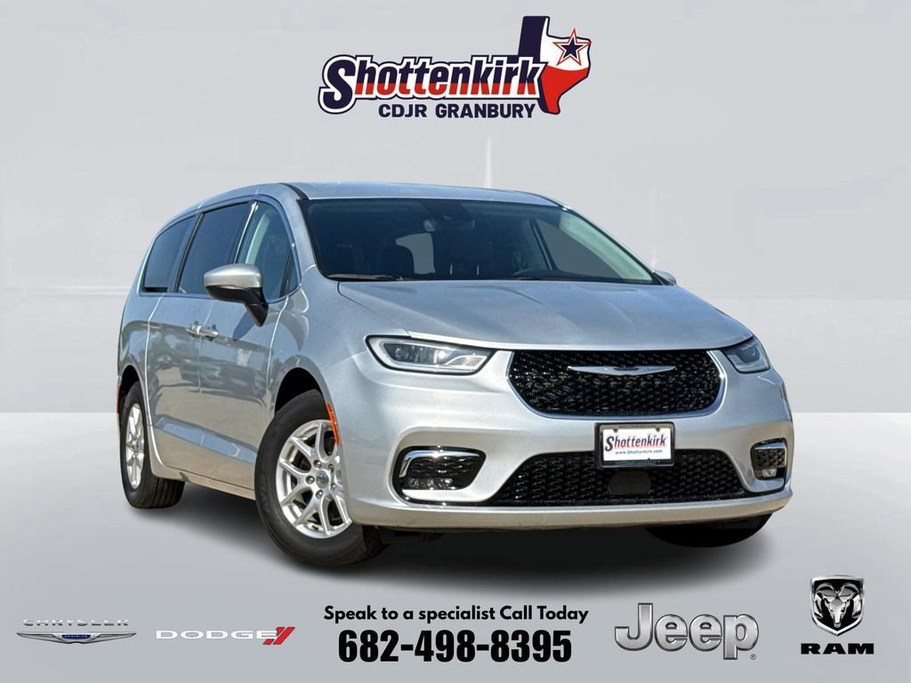 Used 2023 Chrysler Pacifica Touring-L FWD video 1
