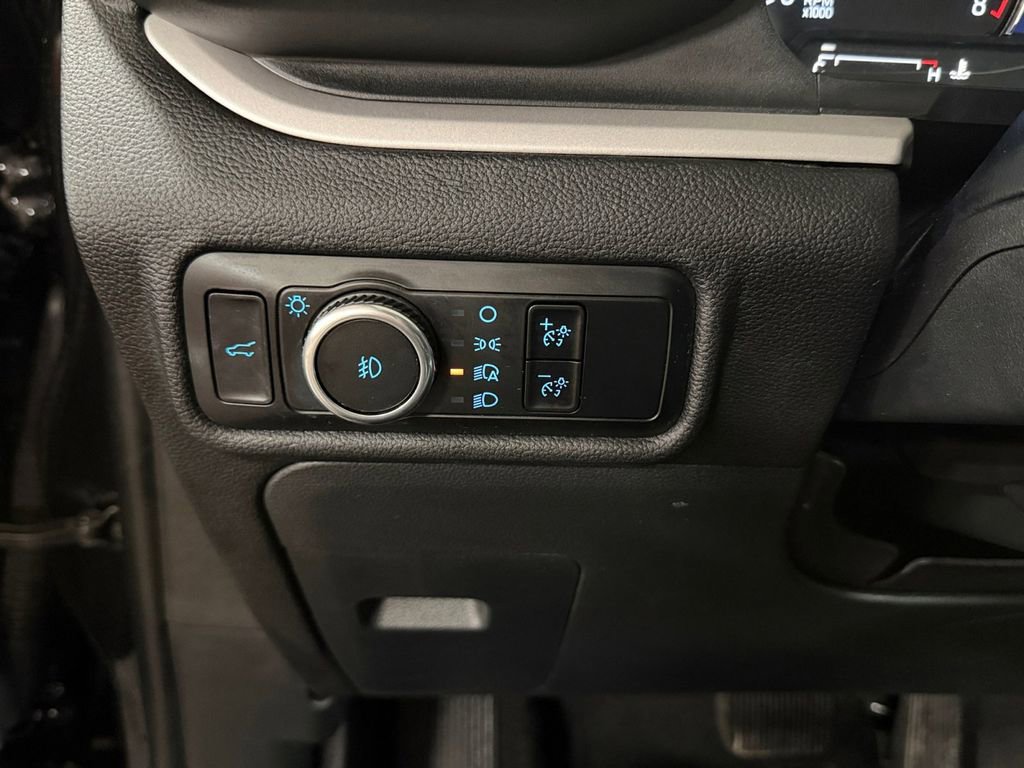 Used 2023 Ford Explorer XLT w/ Equipment Group 202A image 32