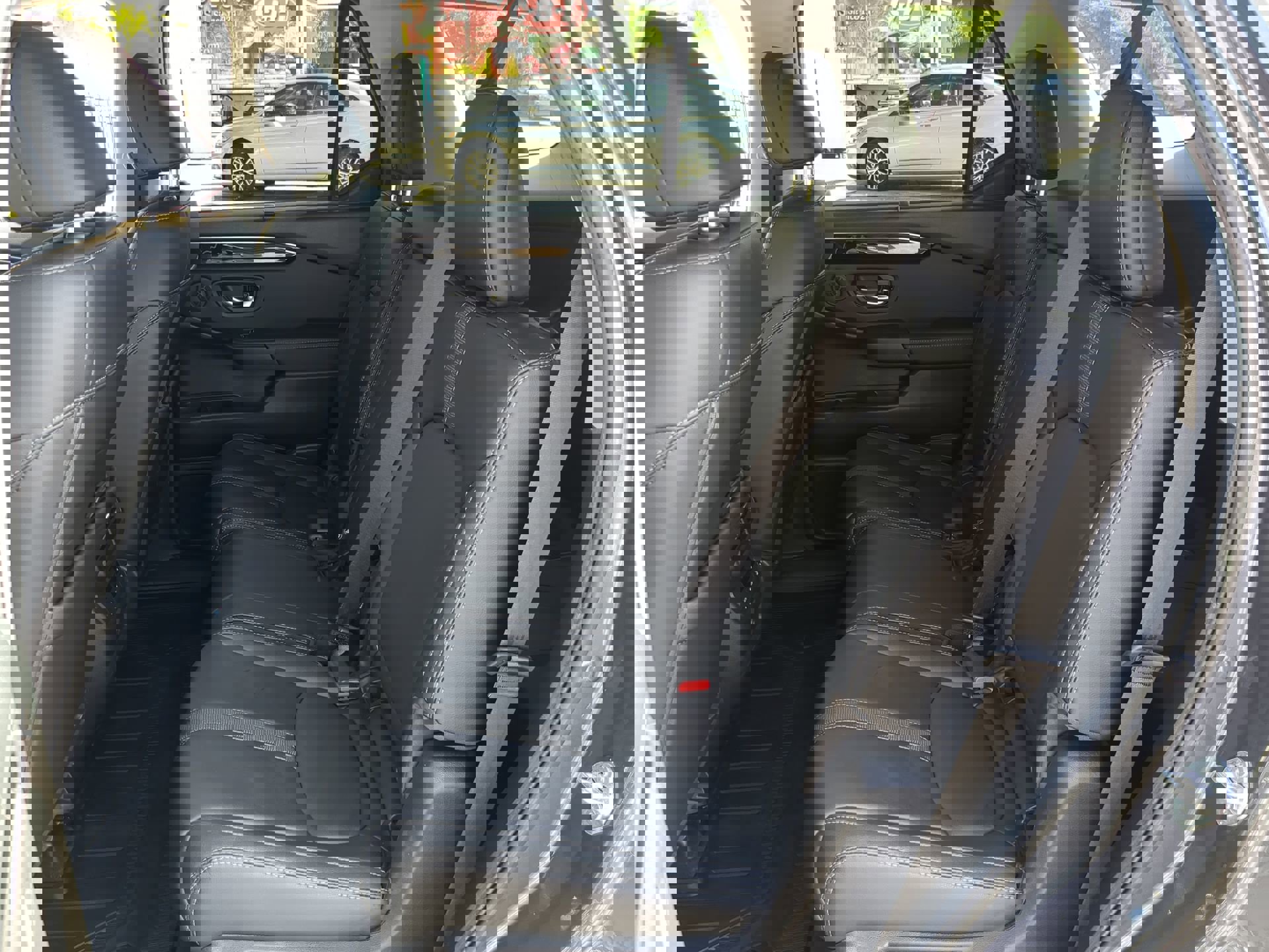 Used 2024 Honda Pilot Touring image 18