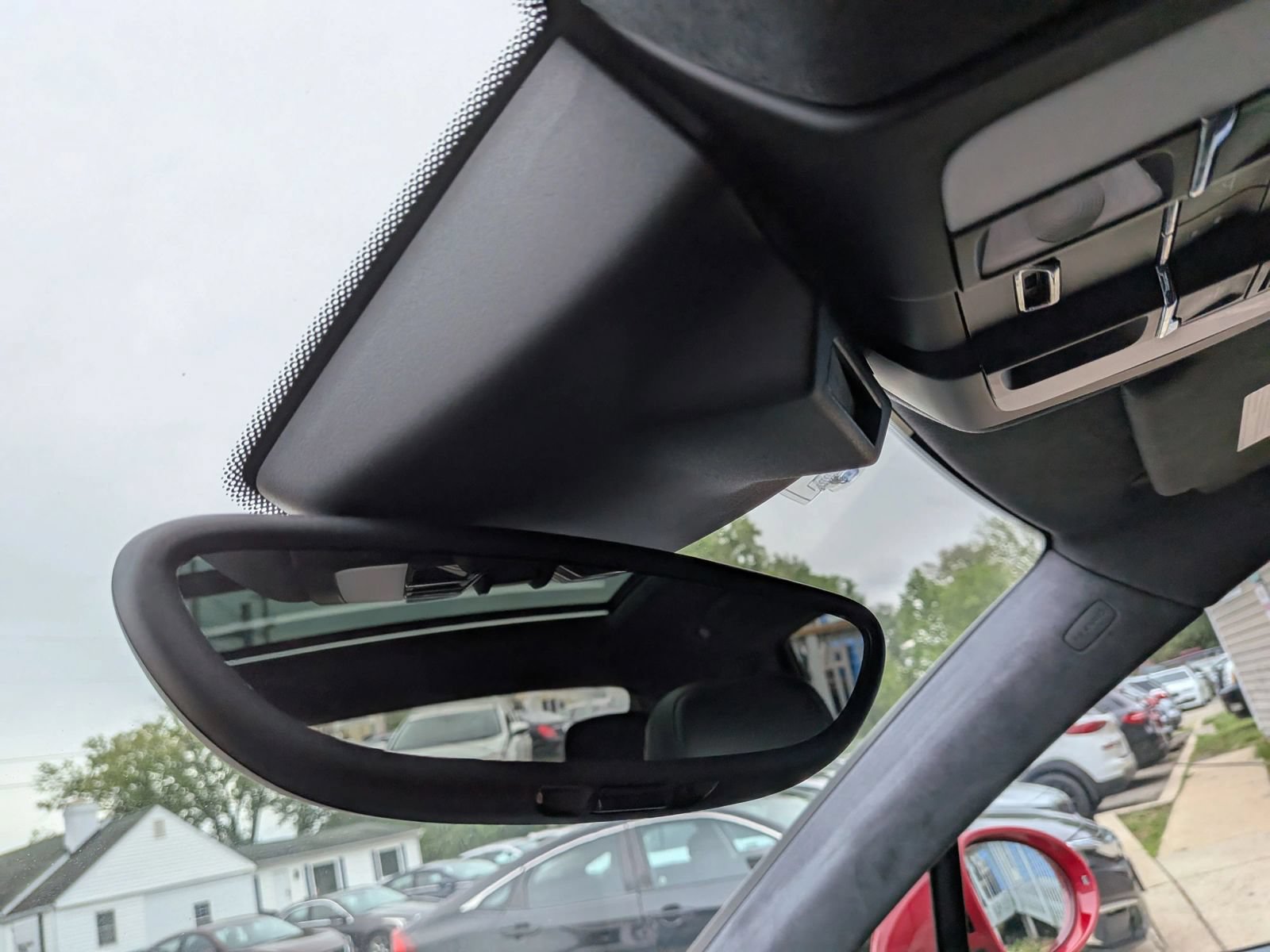 Used 2017 Porsche Macan Turbo AWD/4WD image 48