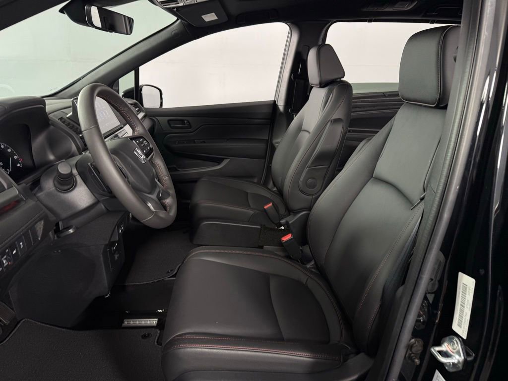 Used 2025 Honda Odyssey Sport-L image 11