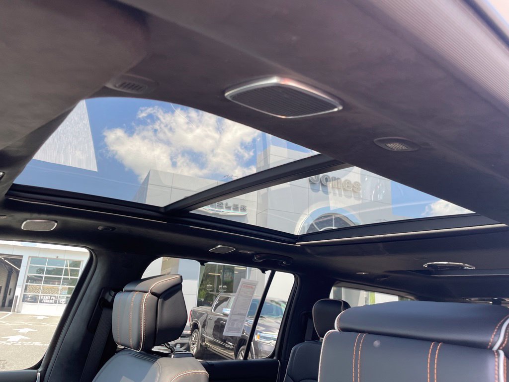 New 2026 Jeep Grand Wagoneer Summit AWD/4WD image 13