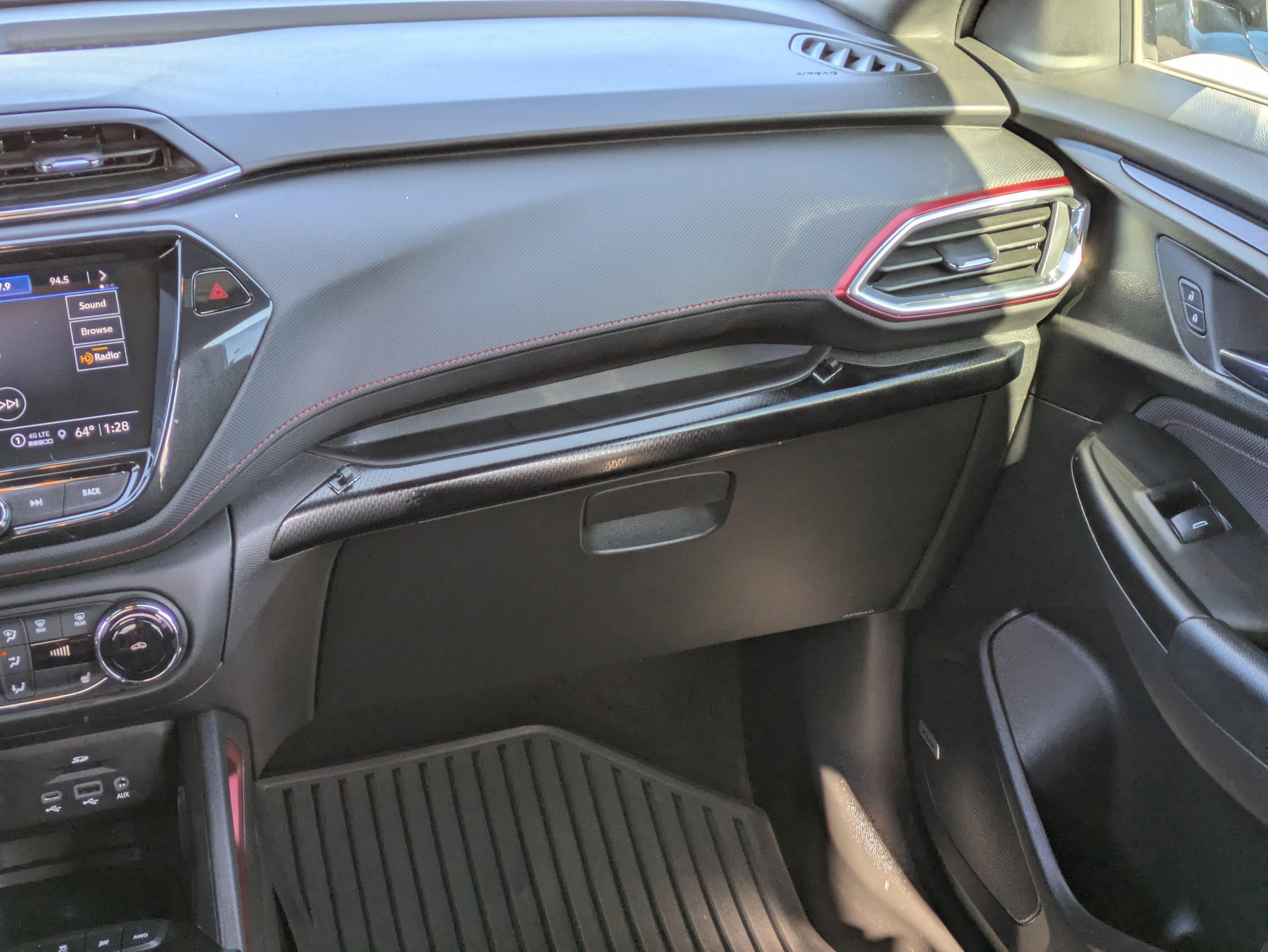 Used 2023 Chevrolet TrailBlazer RS w/ Sun and Liftgate Package image 18