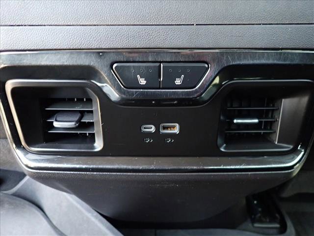 Used 2024 GMC Sierra 1500 AT4 w/ Technology Package image 9