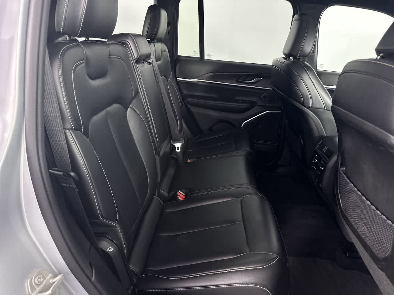 Used 2024 Jeep Grand Cherokee Limited 4xe AWD/4WD image 6
