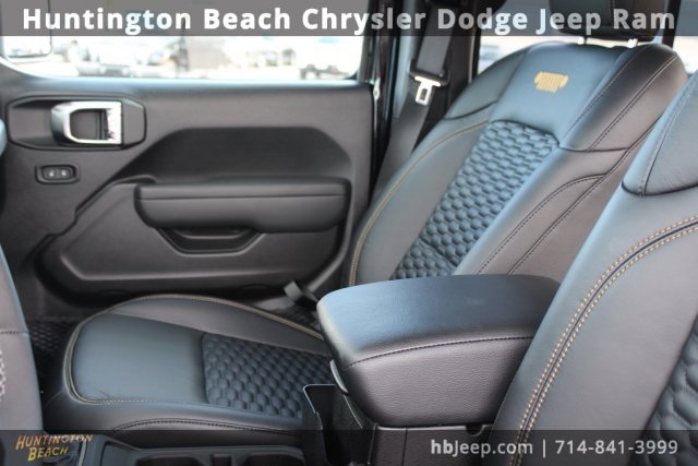 Used 2025 Jeep Gladiator Sport image 37