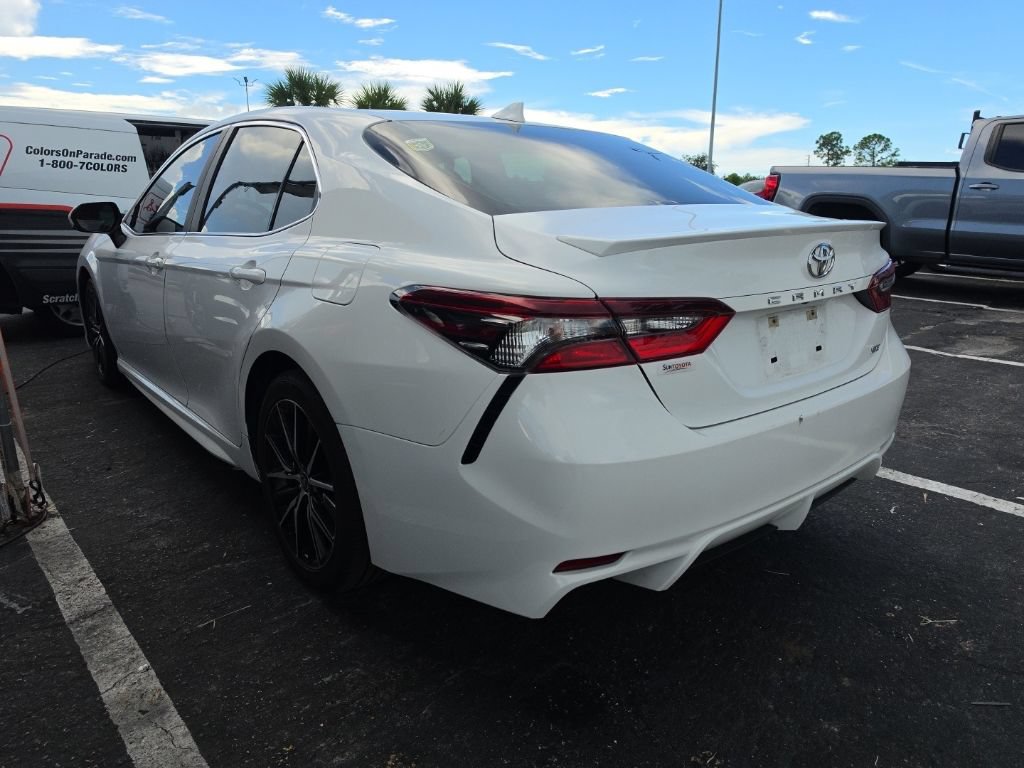 Used 2021 Toyota Camry SE FWD image 12