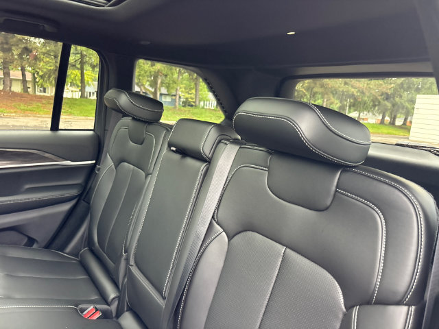 New 2027 Jeep Grand Cherokee Limited AWD/4WD image 3