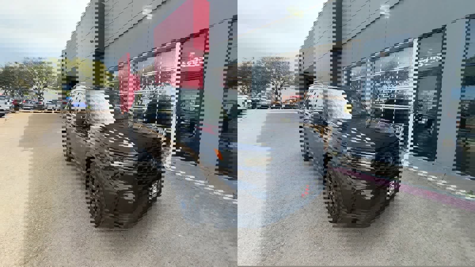 Used 2023 Honda Pilot Sport image 2