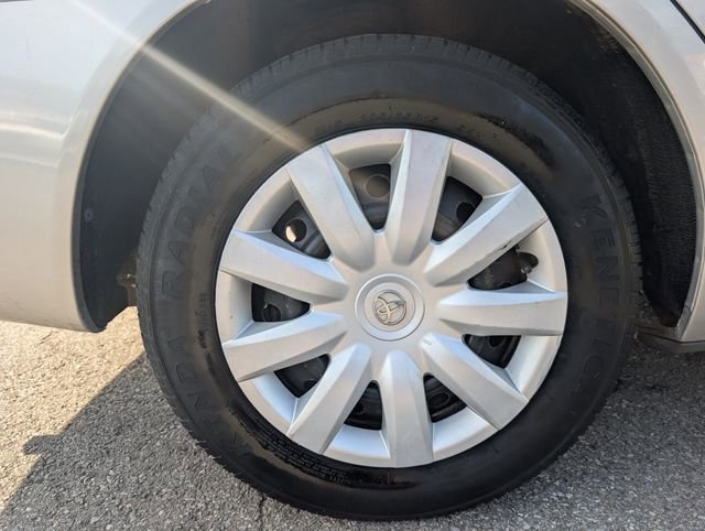 Used 2004 Toyota Camry image 25