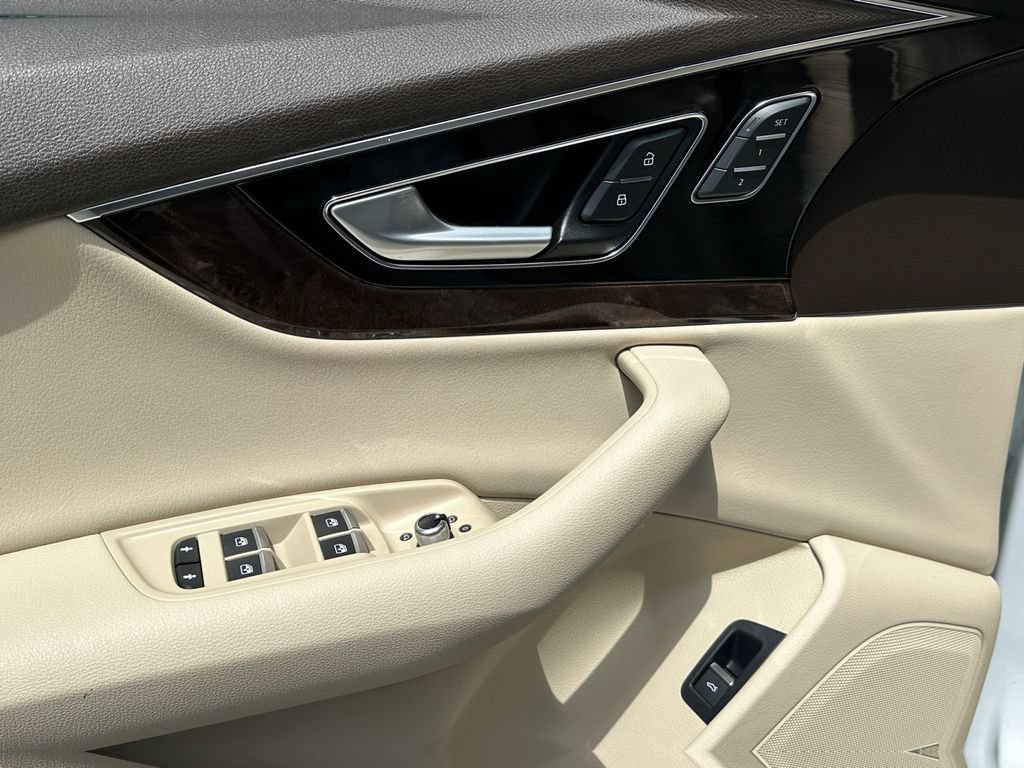 Used 2019 Audi Q7 3.0T Premium Plus w/ Premium Plus Package AWD/4WD image 13