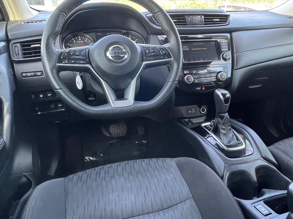 Used 2020 Nissan Rogue SV w/ Premium Package FWD image 9