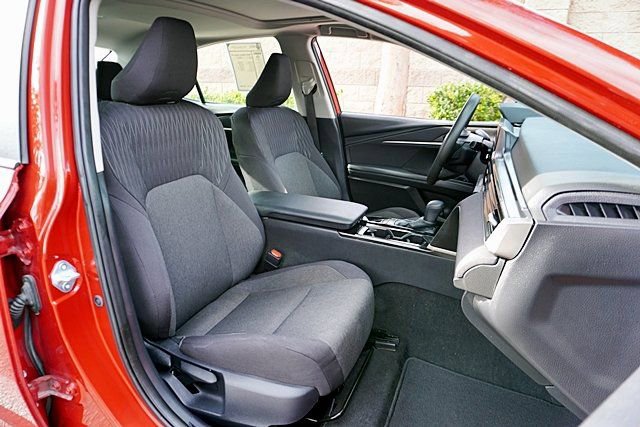 Used 2025 Toyota Camry LE w/ Convenience Package FWD image 12