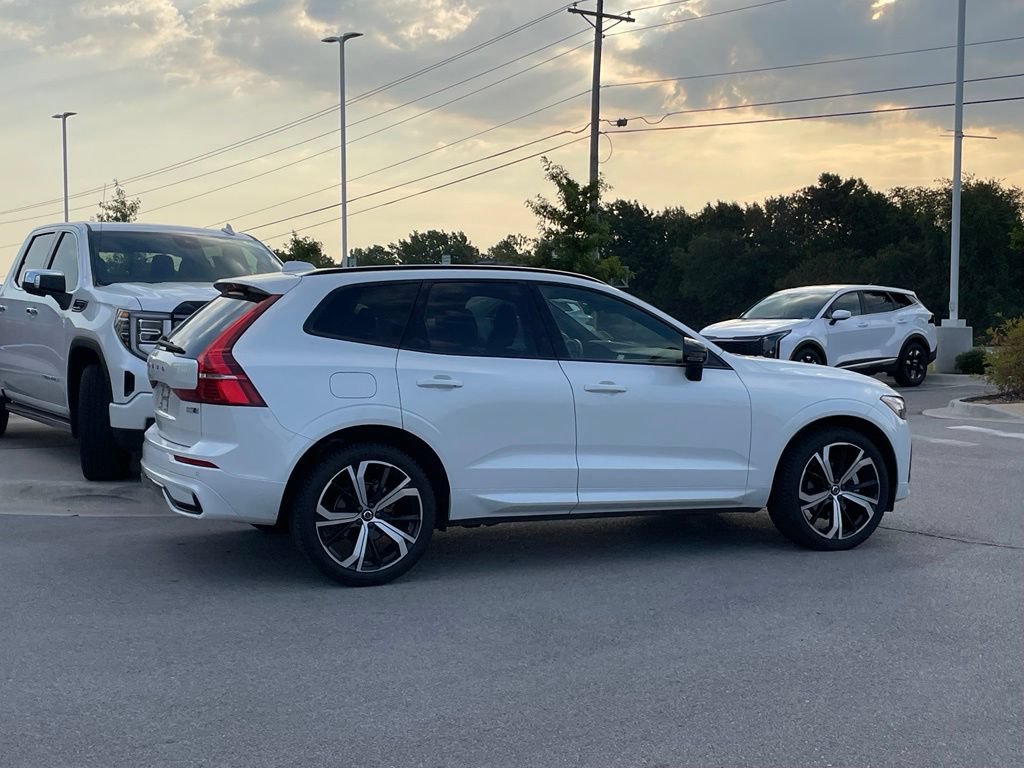 Used 2022 Volvo XC60 B5 R-Design AWD/4WD image 8