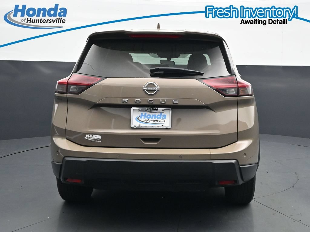 Used 2025 Nissan Rogue SV FWD image 8