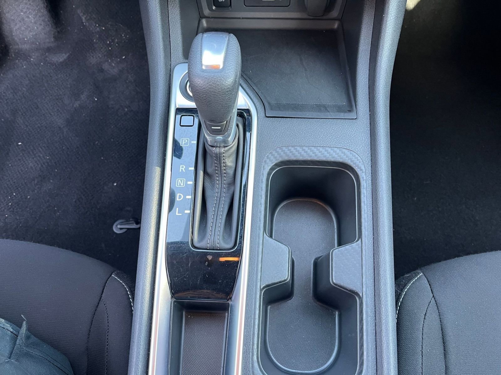 Used 2025 Nissan Sentra SV image 39