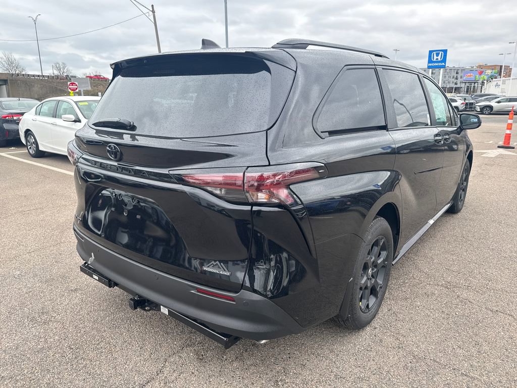 New 2026 Toyota Sienna XLE Woodland Edition AWD/4WD image 7