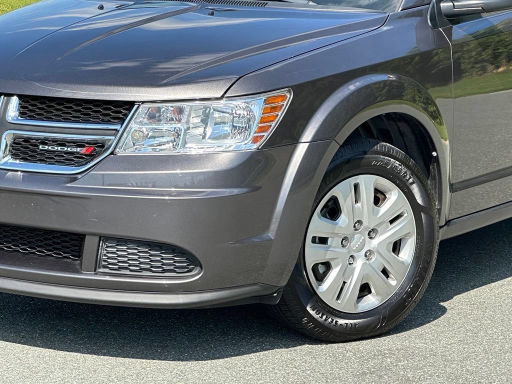Used 2020 Dodge Journey SE FWD image 32