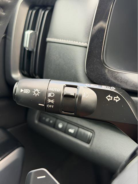 Used 2022 Nissan Pathfinder SL image 49