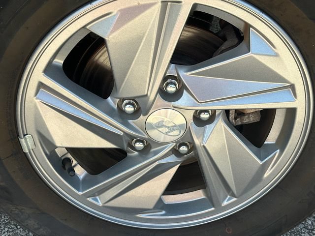 Used 2024 Hyundai Elantra SE FWD image 31