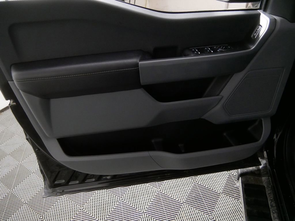 Used 2023 Ford F150 XLT w/ XTR Package image 12