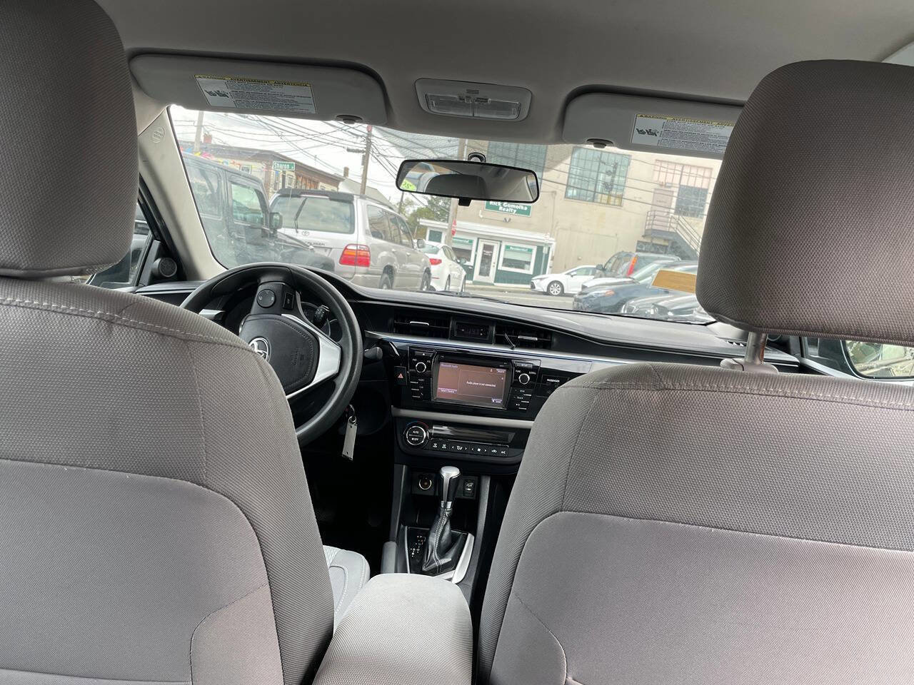 Used 2016 Toyota Corolla LE 4dr Sedan image 11