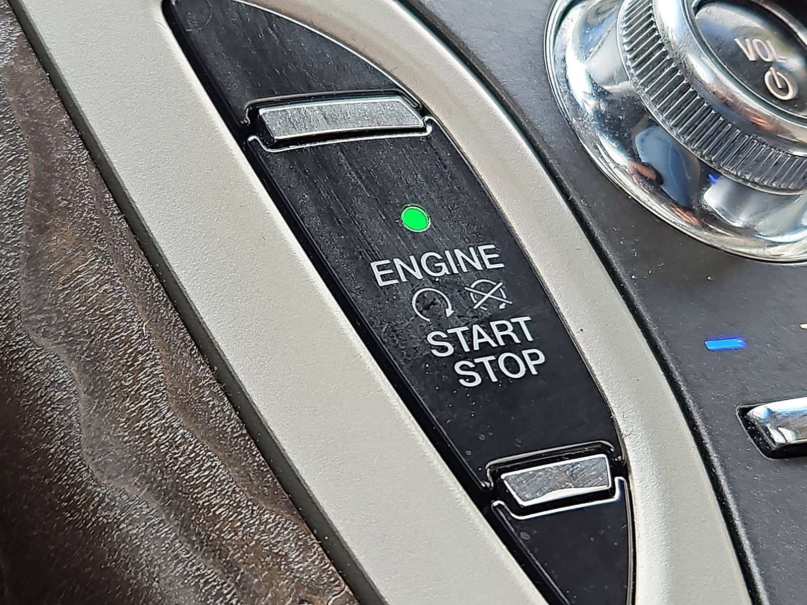 Used 2020 Lincoln Nautilus Reserve image 24