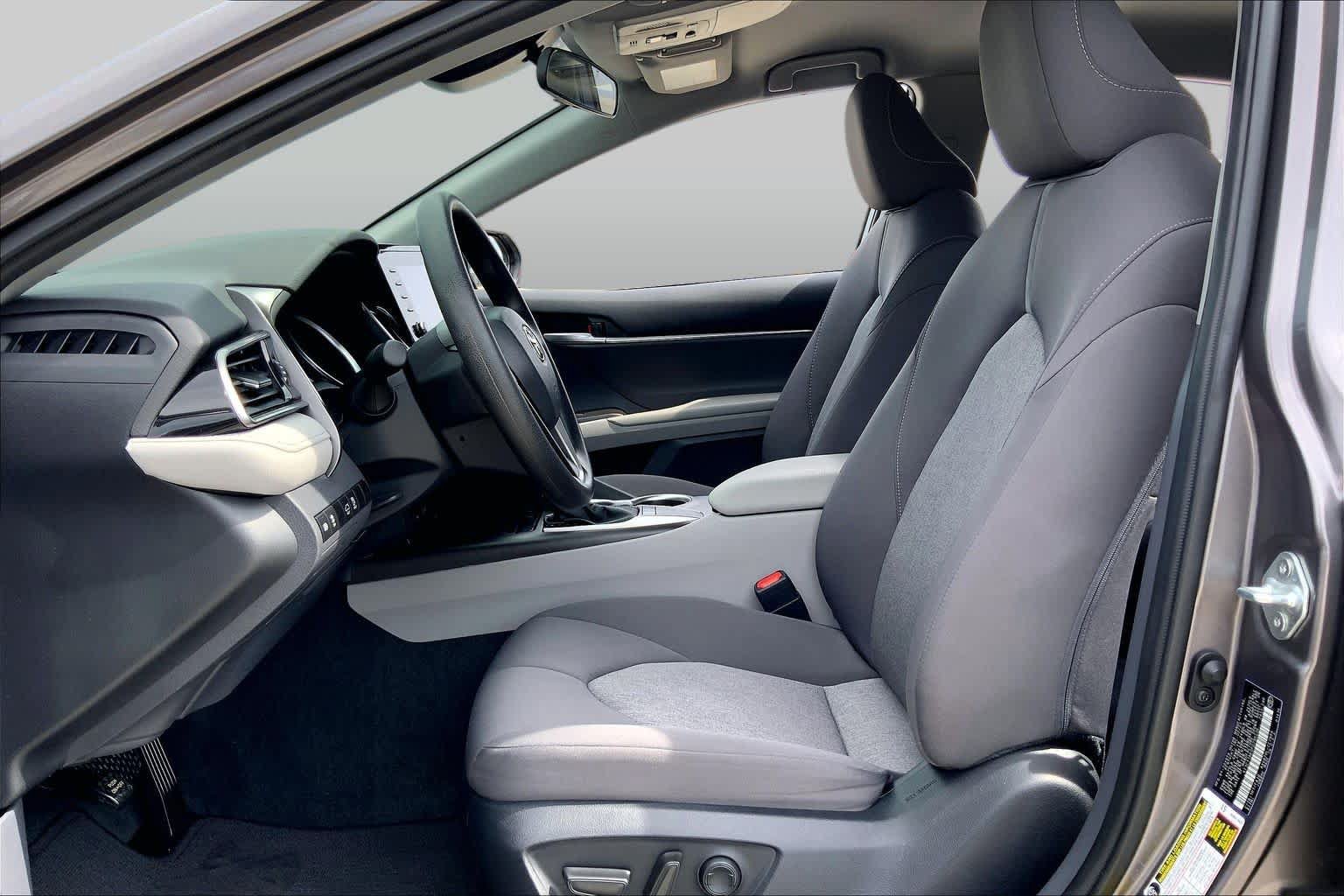 Used 2023 Toyota Camry LE FWD image 8