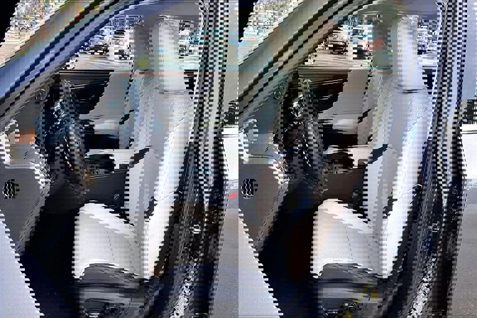 Certified 2025 Lexus ES 300h w/ Premium Package image 7