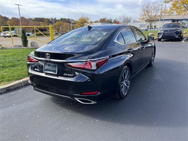 Certified 2025 Lexus ES 350 w/ Premium Package image 3