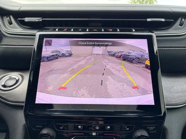 Used 2023 Jeep Grand Cherokee L Overland AWD/4WD image 17