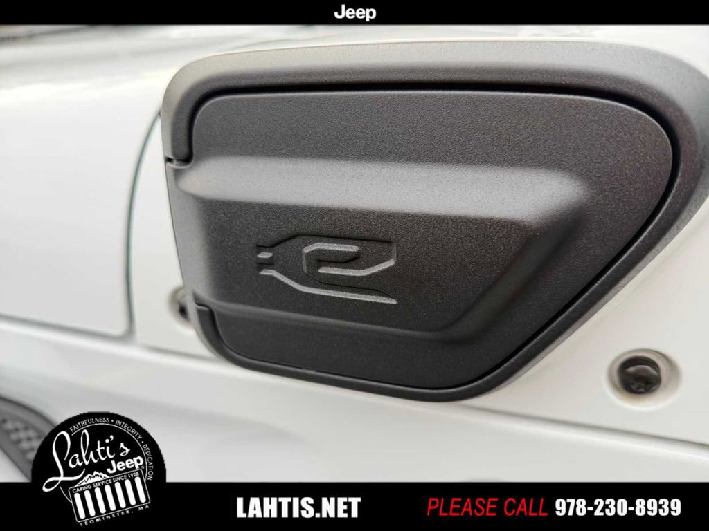 Used 2024 Jeep Wrangler High Altitude image 28