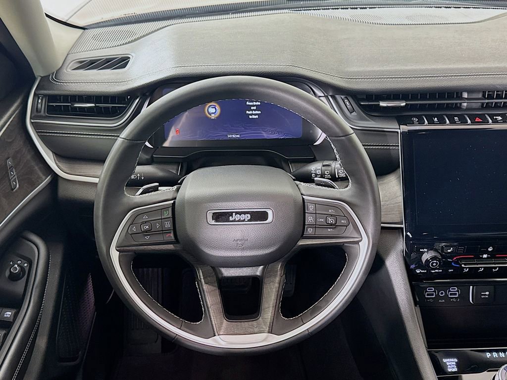 Certified 2023 Jeep Grand Cherokee Limited w/ Trailer Tow Prep Group (B) image 14