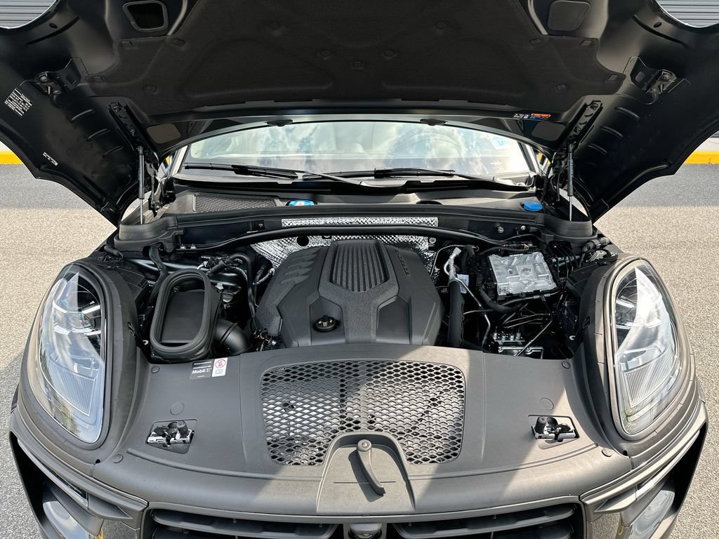New 2026 Porsche Macan AWD/4WD image 32