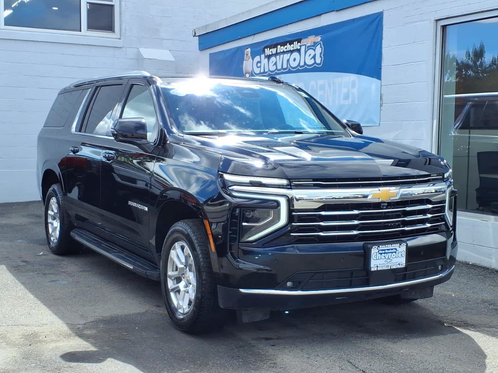 Used 2026 Chevrolet Suburban LT w/ Comfort Package AWD/4WD image 1