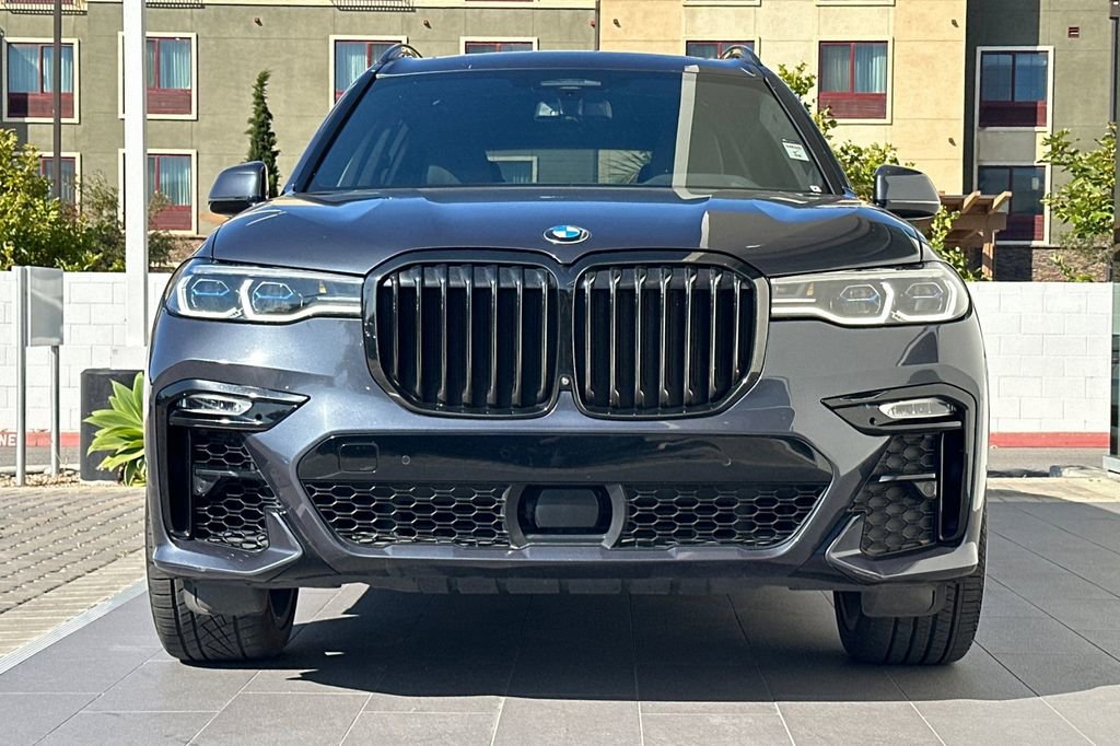 Used 2022 BMW X7 M50i image 8