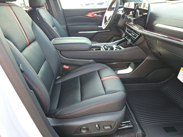 New 2026 Chevrolet Traverse RS w/ LPO, Floor Liner Package image 18