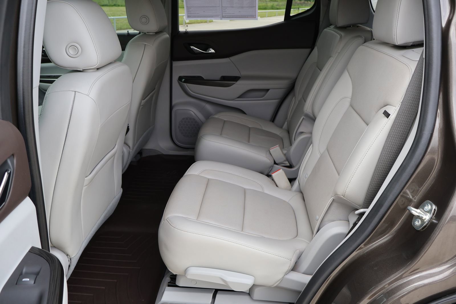 Used 2020 GMC Acadia SLT FWD image 14