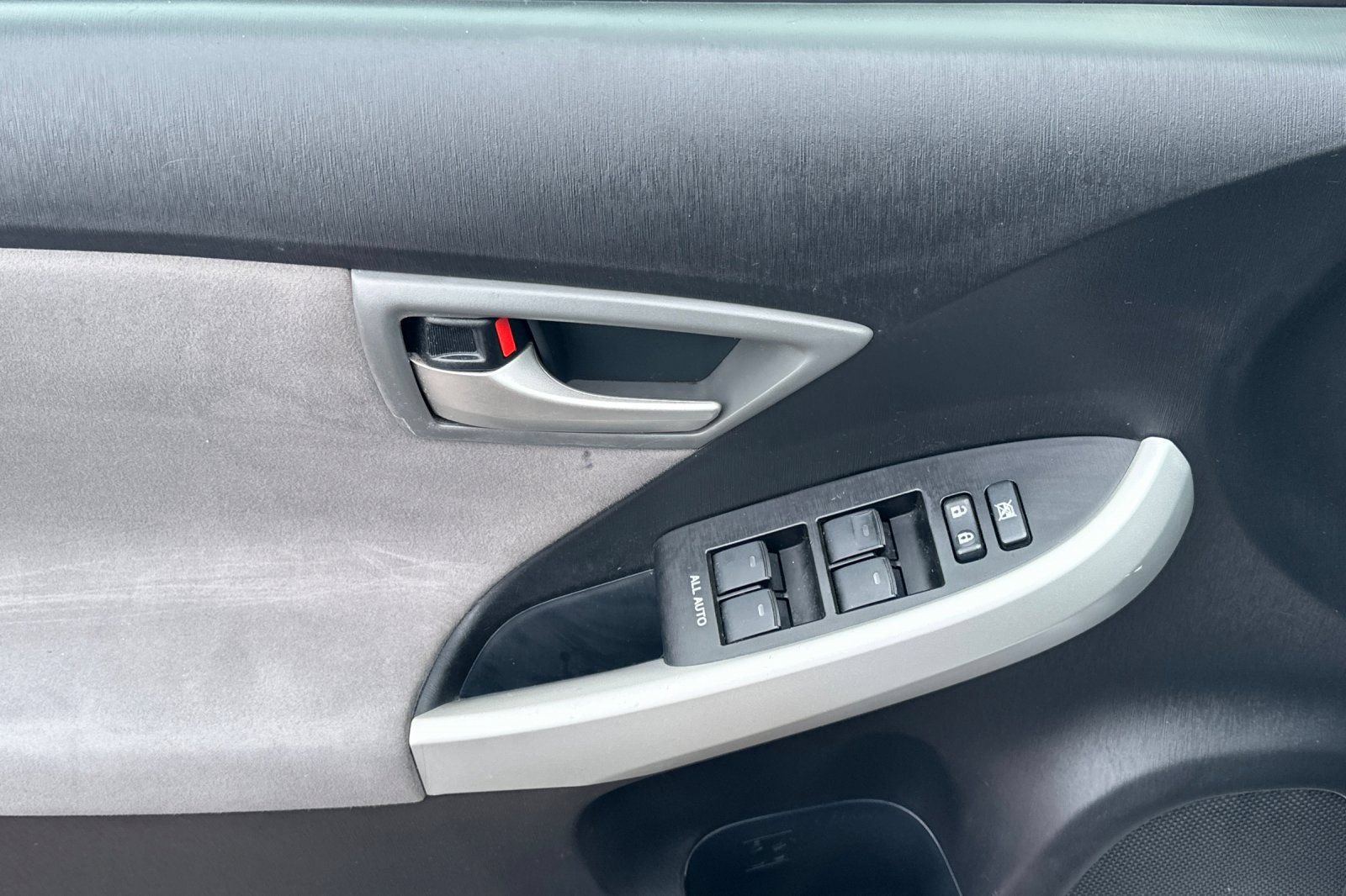 Used 2013 Toyota Prius Two FWD image 11