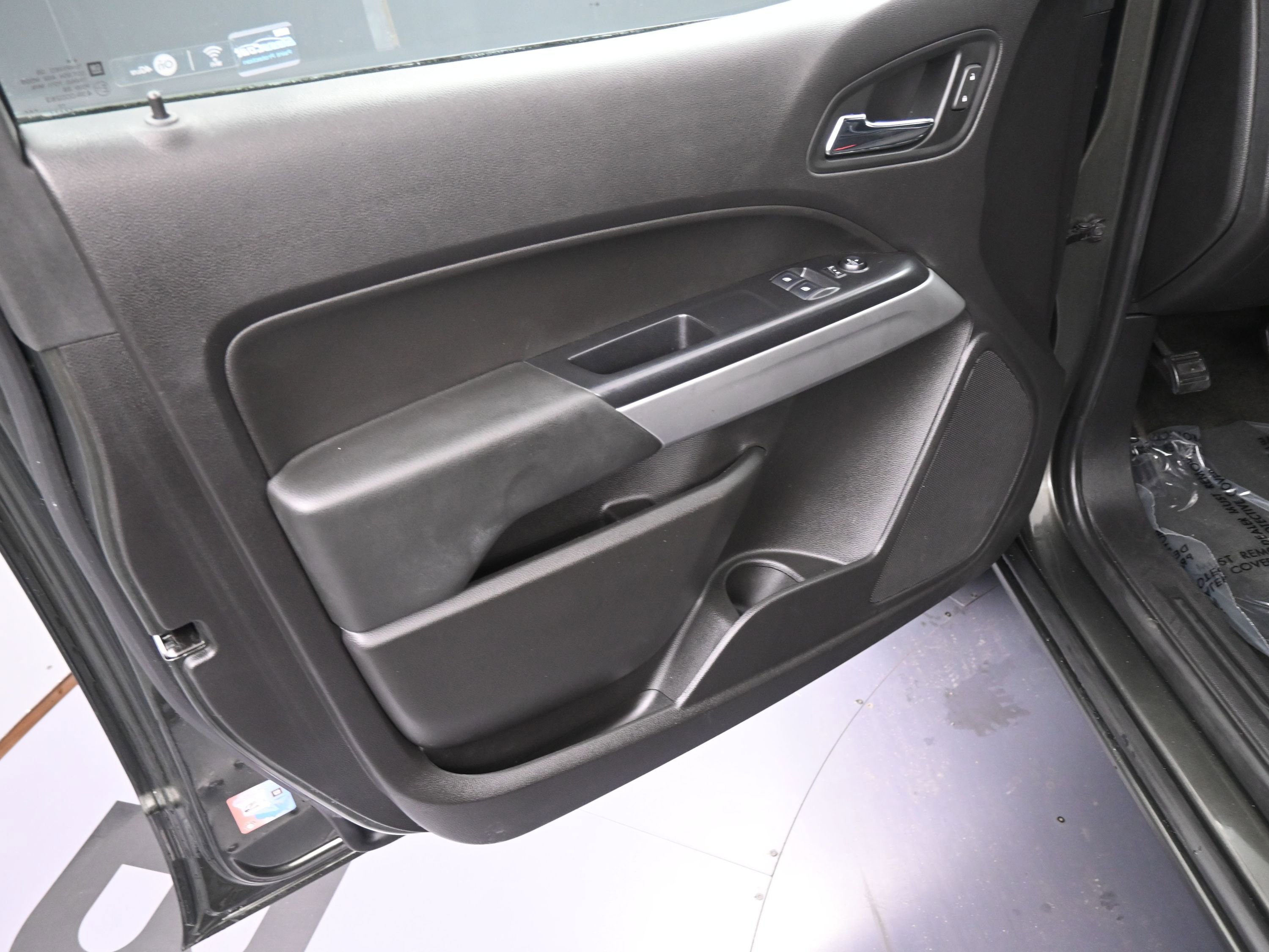 Used 2018 Chevrolet Colorado LT w/ LT Convenience Package image 13