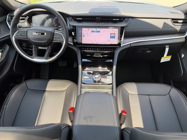 New 2026 Jeep Grand Cherokee Limited w/ Limited Altitude Package AWD/4WD image 36