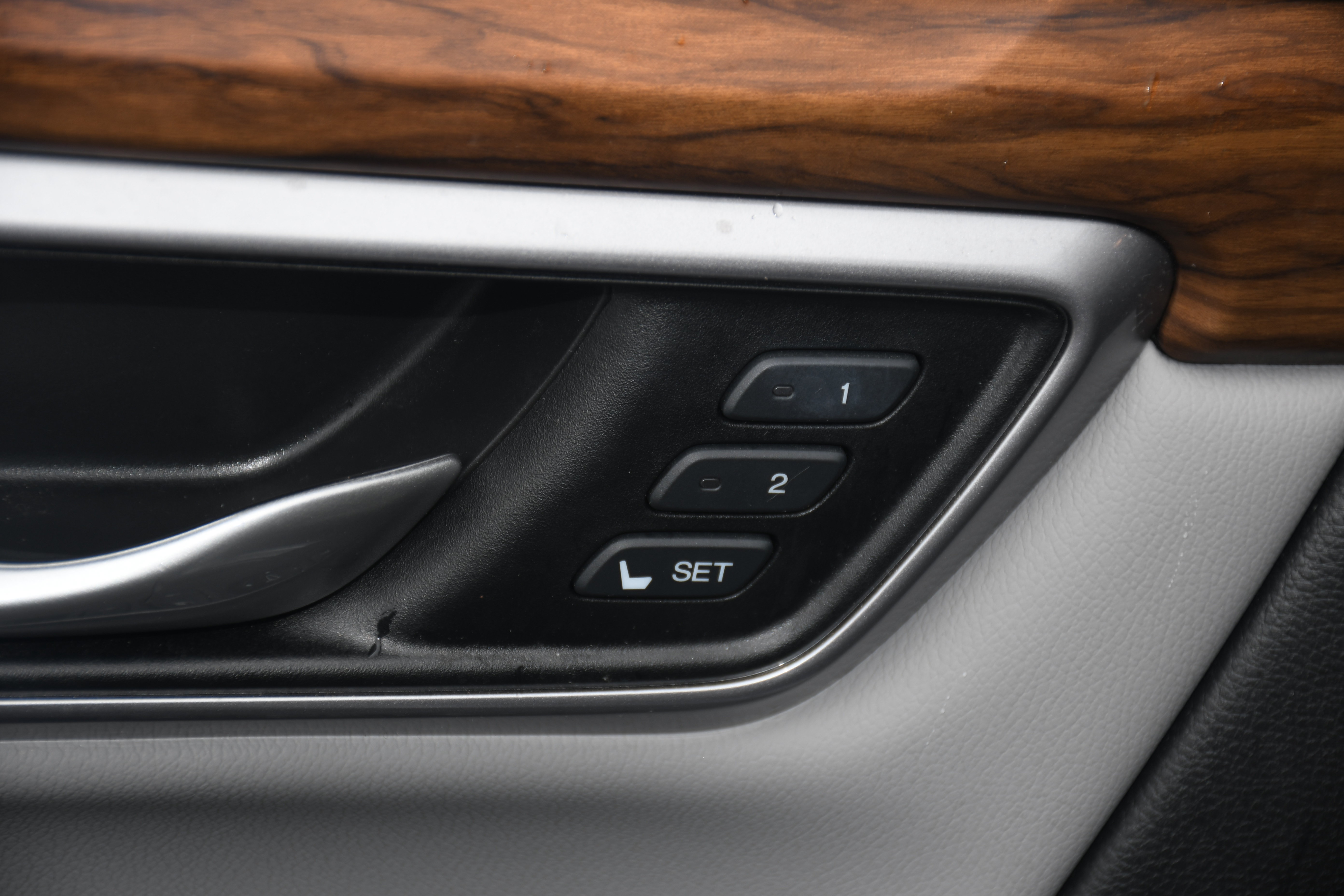 Used 2017 Honda CR-V Touring image 12