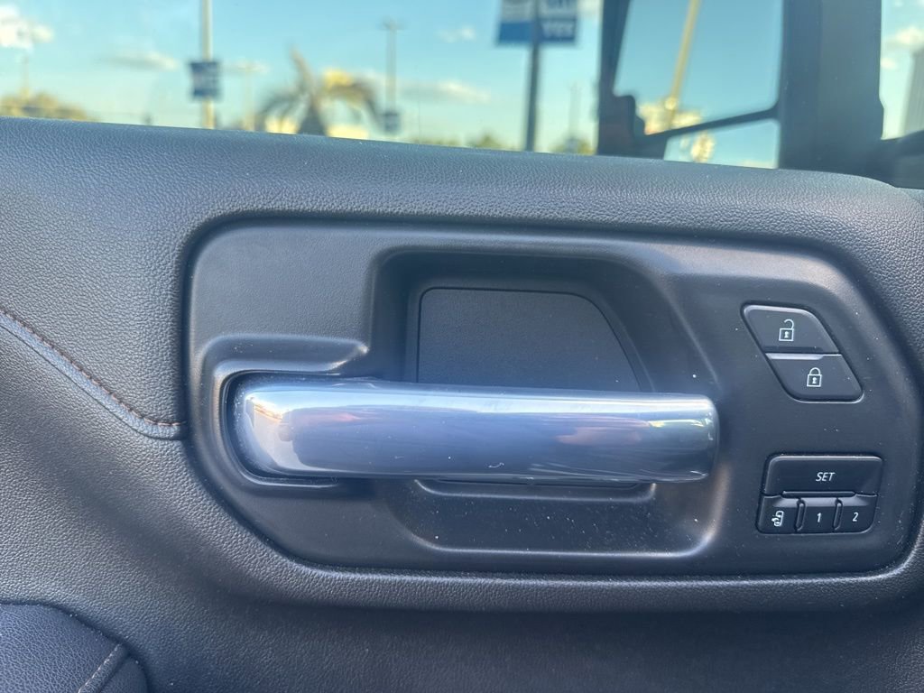 Used 2023 GMC Sierra 2500 AT4 image 21